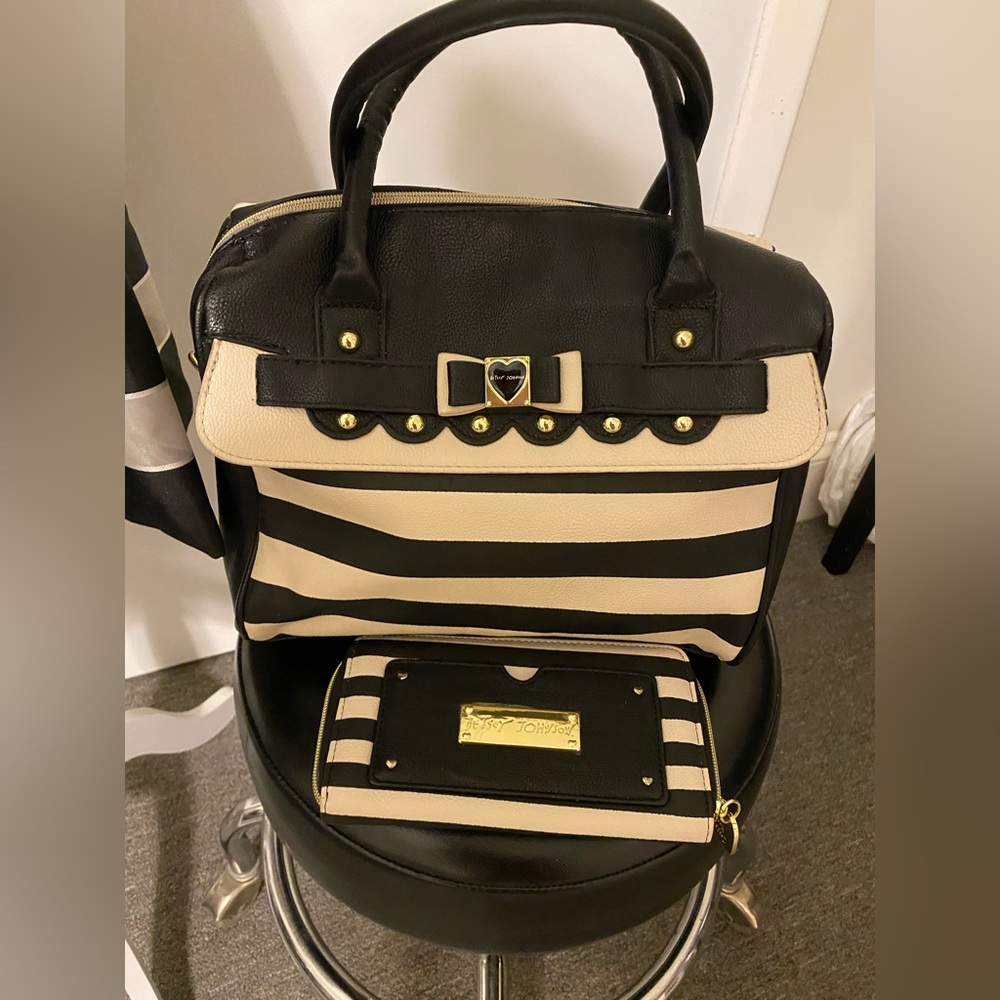 Betsey Johnson Bag and matching Wallet!
